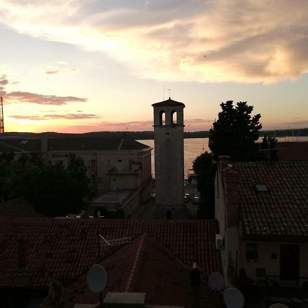 Mediteranian Dream Apartment Пула Екстериор снимка