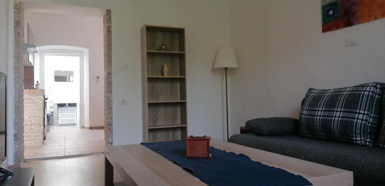 Mediteranian Dream Apartment Пула Екстериор снимка