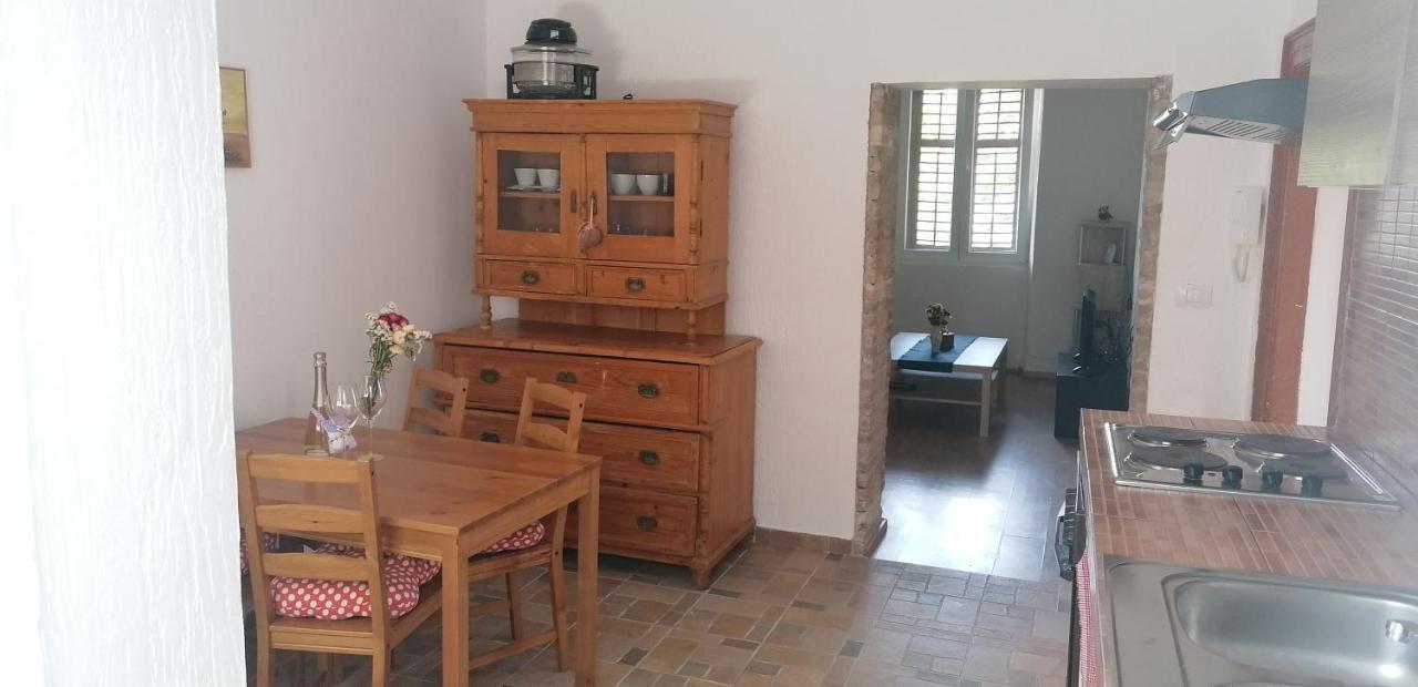 Mediteranian Dream Apartment Пула Екстериор снимка